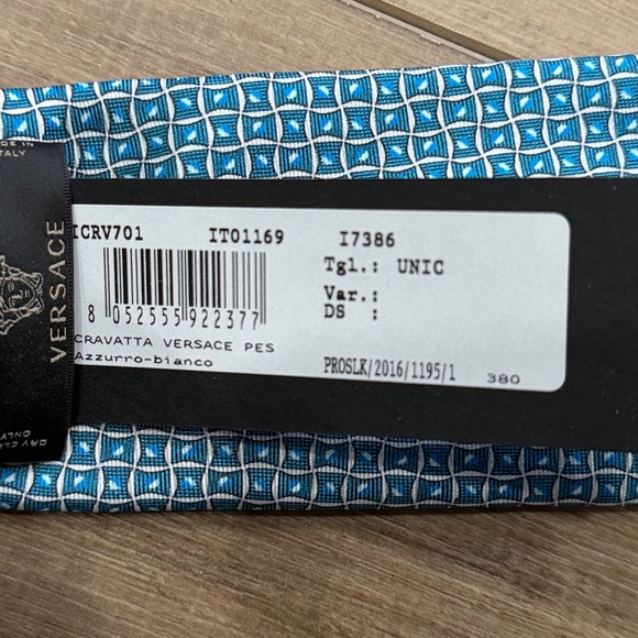 Gianni Versace Tie Blue Geometric  100% Silk Italy Luxury Medusa Logo Necktie 58 - Picture 8 of 9